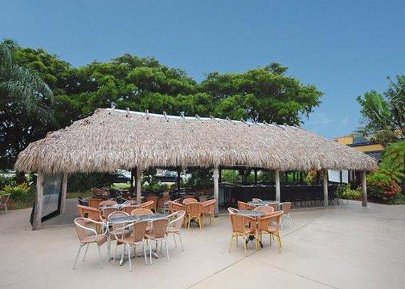 Clarion Otel Fort Myers Restoran fotoğraf